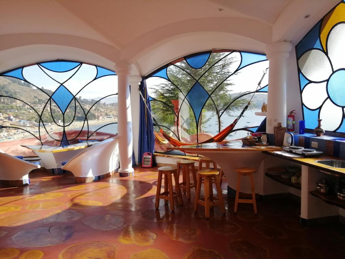 Hostal Las Olas Copacabana  Exterior photo